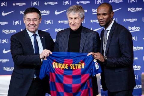 Cựu GĐTT Eric Abidal của Barca (bìa phải) chiều lãnh đạo Barca trong việc bổ nhiệm Setien làm HLV trưởng, nhưng đã ra đi ngay sau đó