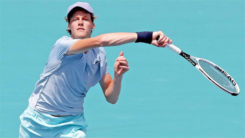 Tay vợt 19 tuổi Jannik Sinner chạm mốc kỷ lục của Nadal, Djokovic ở Miami Open