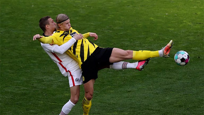 Tiền đạo Haaland của Dortmund bỏ lỡ khá nhiều cơ hội