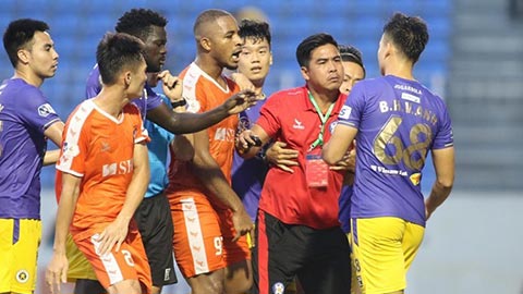 HLV Lê Huỳnh Đức dặn cầu thủ Hà Nội không nên đá bạo lực