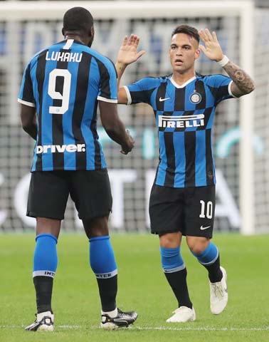 Cặp Lukaku - Lautaro (phải) sẽ giúp Inter dạy cho đối thủ Cagliari bài học về bóng đá tấn công