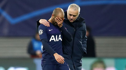 HLV Jose Mourinho không còn thường xuyên bảo vệ học trò sau mỗi thất bại của Tottenham