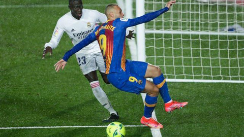 Barca bị từ chối 1 quả penalty ở trận El Clasico với Real?