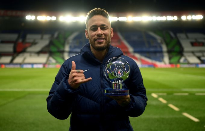 Neymar nhận danh hiệu Cầu thủ xuất sắc nhất trận