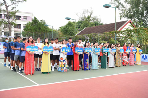 Lễ khai mạc giải diễn ra sáng 14/4 tại cụm sân quần vợt VP Tỉnh ủy Đắk Nông