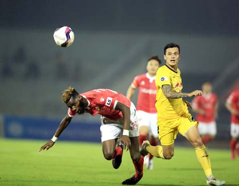 Hữu Tuấn đang chơi thăng hoa tại V.League - Ảnh: Minh Tuấn