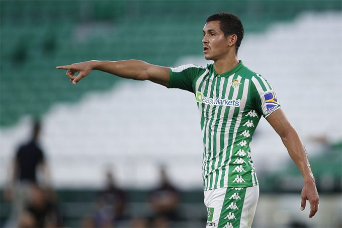 Aissa Mandi sắp hết hợp đồng với Betis