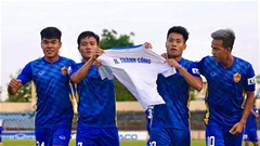 Cầu thủ Quảng Nam gây xúc động khi tri ân HLV Thành Công Cầu thủ Quảng Nam gây xúc động khi tri ân HLV Thành Công