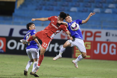 HLV Hoàng Văn Phúc vẫn tin Hà Nội FC sẽ vượt qua khó khăn để vào Top 6 - Ảnh: Đức Cường