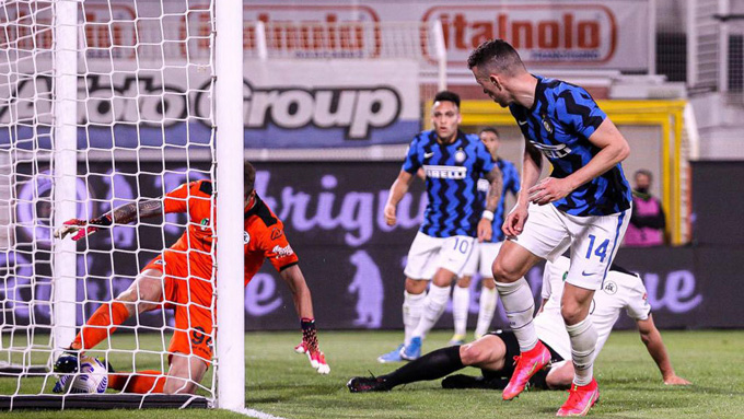 Perisic gỡ hòa 1-1 trận Spezia vs Inter