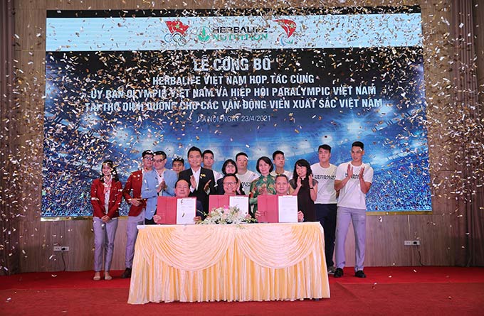 Herbalife Việt Nam ký kết thoả thuận với VOC và VPA tài trợ sản phẩm dinh dưỡng cho các VĐV Việt Nam xuất sắc