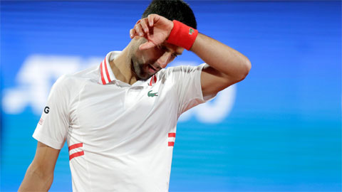 Djokovic thua Aslan Karatsev ở bán kết Serbia Open 2021