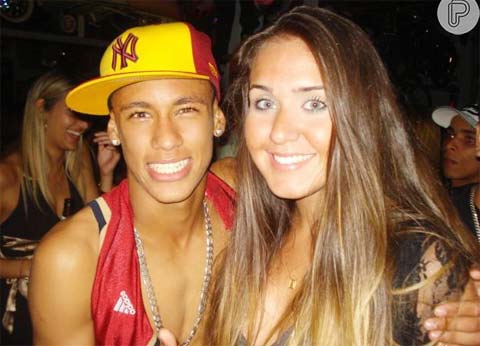 Vì tiết lộ chuyện bí mật đá cặp với Neymar mà Laryssa bị anh kiện