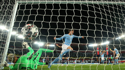 Chiến thắng 2-1 ngay trên sân của PSG giúp Man City đặt một chân vào chung kết