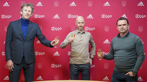 Ten Hag gia hạn hợp đồng với Ajax khiến Tottenham chưng hửng