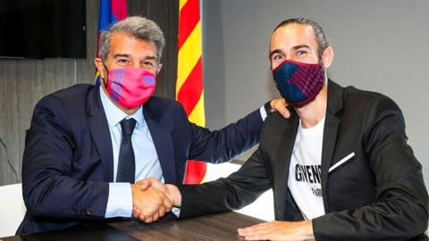 Barca đã trói chân thành công Minguenza tới năm 2023