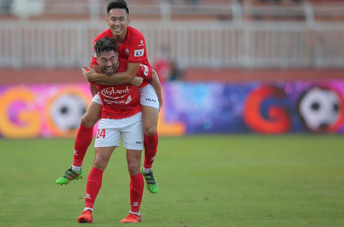 Niềm vui của Lee Nguyễn và đồng đội khi ghi bàn mở tỷ số. Ảnh: Quốc An