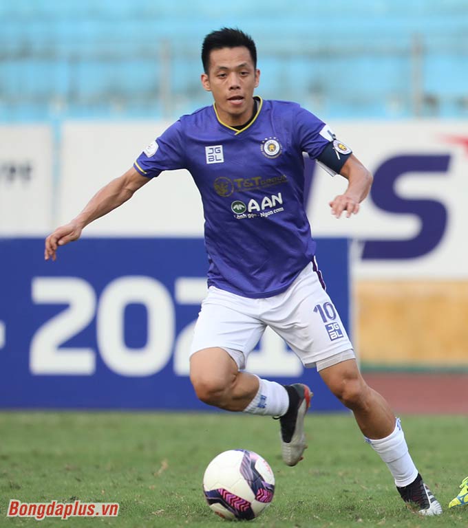Hà Nội FC cần chờ các đội xếp trên sảy chân ở vòng cuối - Ảnh: Minh Tuấn 