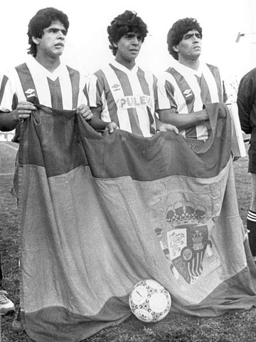 Lần duy nhất ba anh em Lalo, Hugo và Diego cùng xuất hiện trong một đội bóng
