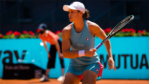Ashleigh Barty tái đấu Aryna Sabalenka ở chung kết Madrid Open 2021