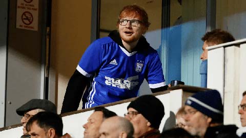 Danh ca nhạc Pop Ed Sheeran tài trợ cho CLB lâu đời ở Anh 