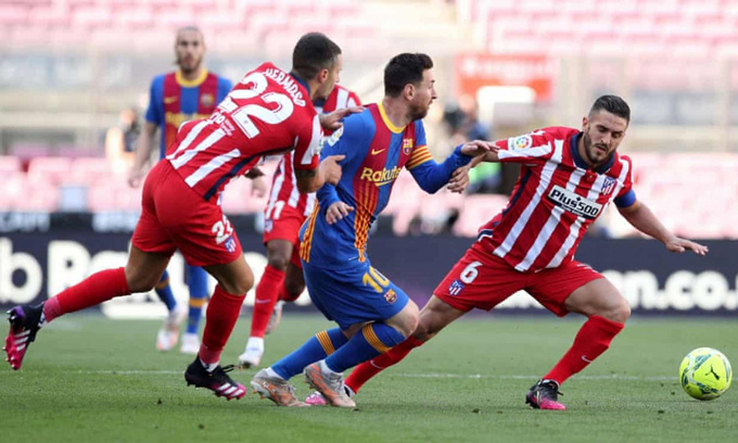 Trận hòa với Atletico khiến Messi và các đồng đội không còn quyền tự quyết