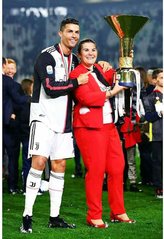 Ronaldo chịu nhiều ảnh hưởng của bà Dolores