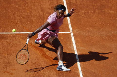 Gánh nặng tuổi tác thấy rõ qua từng bước di chuyển của Serena Williams