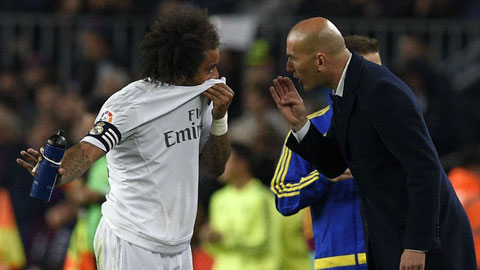 Zidane bất đắc dĩ sẽ phải sử dụng lão tướng Marcelo (trái)