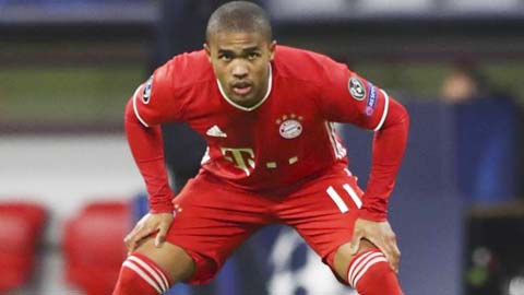 Douglas Costa trên đường về Gremio