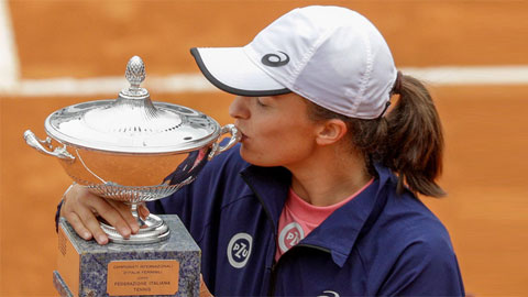 Tay vợt 19 tuổi Iga Swiatek vô địch giải WTA 1000 ở Rome