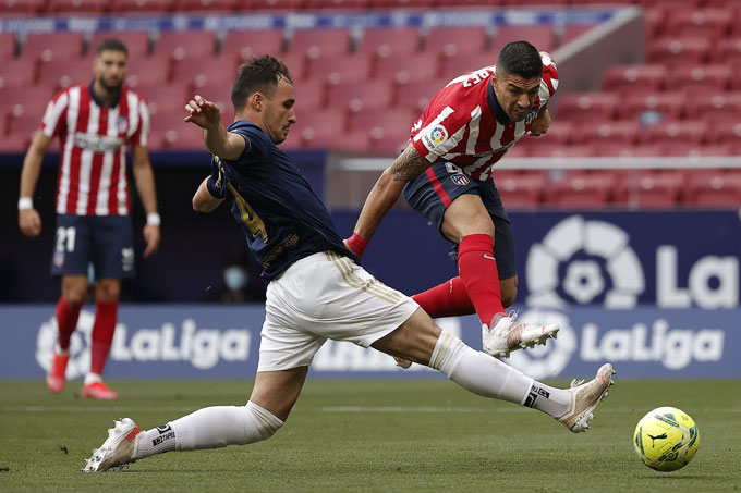 Suarez đưa Atletico trở lại ngôi đầu