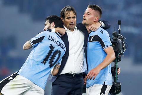 HLV Simone Inzaghi (giữa) quyết đánh bại Torino để giúp Benevento của Filippo Inzaghi duy trì hy vọng trụ hạng