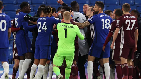 Chelsea và Leicester đối mặt án phạt sau màn 'hỗn chiến'