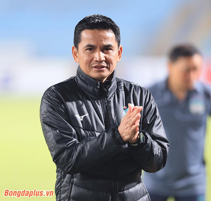 Kiatisak tôn trọng Hà Nội FC - Ảnh: Phan Tùng 