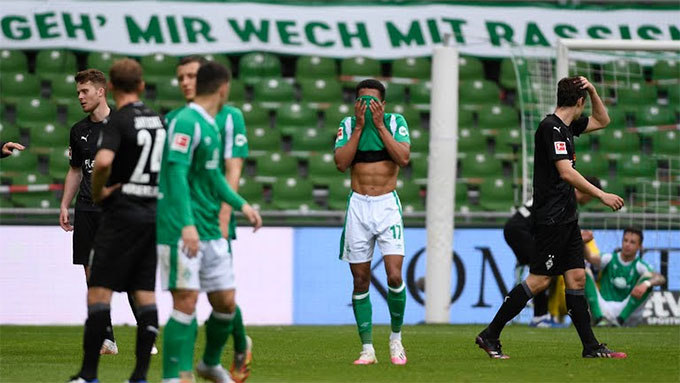 Thua đau trên sân nhà, Bremen theo chân Schalke xuống hạng