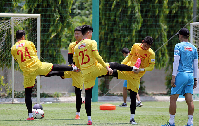4 thủ môn Văn Toản, Văn Hoàng, Văn Phong và Tấn Trường sẽ cạnh tranh hết sức để có suất đi UAE cùng ĐT Việt Nam 