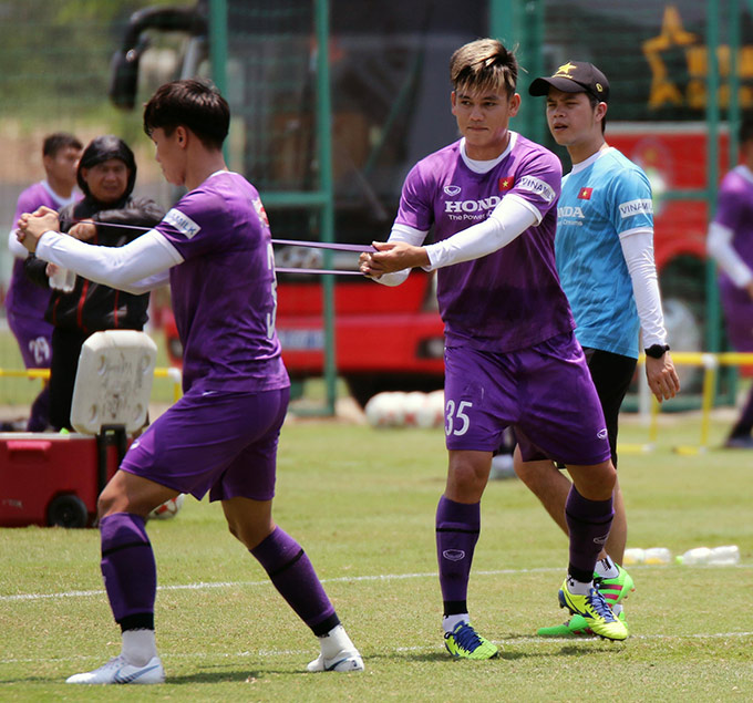 Hậu vệ Hồ Tấn Tài chia sẻ, các cầu thủ rất vui khi đội tuyển Việt Nam đã có đầy đủ 37 cầu thủ trong giai đoạn quan trọng nhất hướng đến Vòng loại World Cup 2022 ở UAE vào tháng 6 tới 