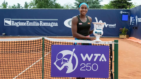 Tay vợt 17 tuổi Coco Gauff đoạt cú đúp danh hiệu ở Parma