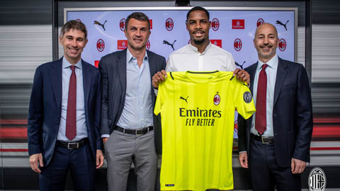 Milan ký hợp đồng 5 năm với Maignan