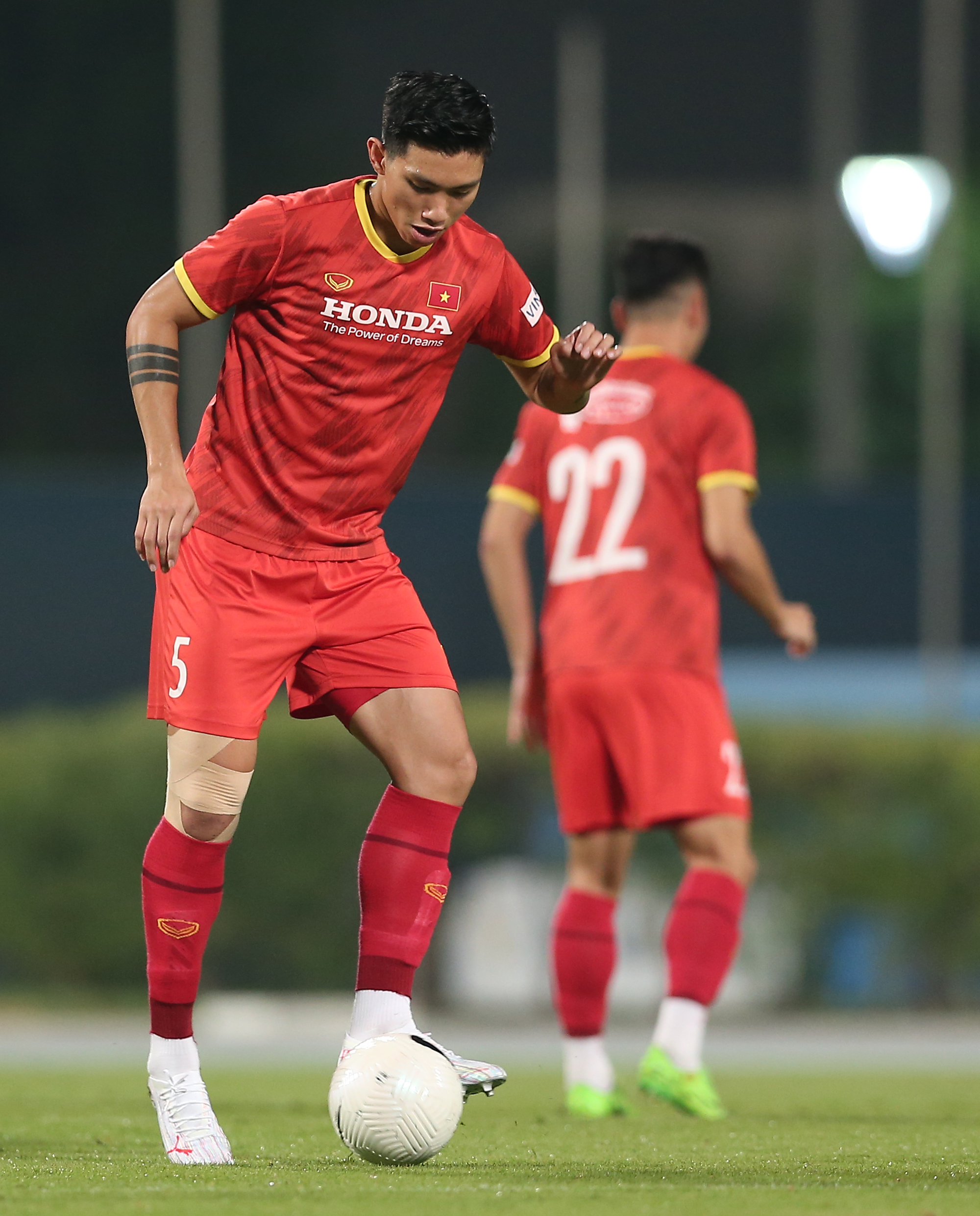 Văn Hậu sẵn sàng ra sân trong trận gặp Indonesia - Ảnh: Minh Anh 