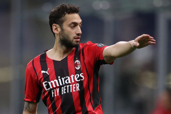 Calhanoglu sẽ đến Juventus?