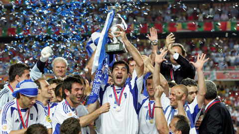 Hy Lạp lên ngôi tại EURO 2004 đã khiến toàn bộ giới bóng đá kinh ngạc và thán phục