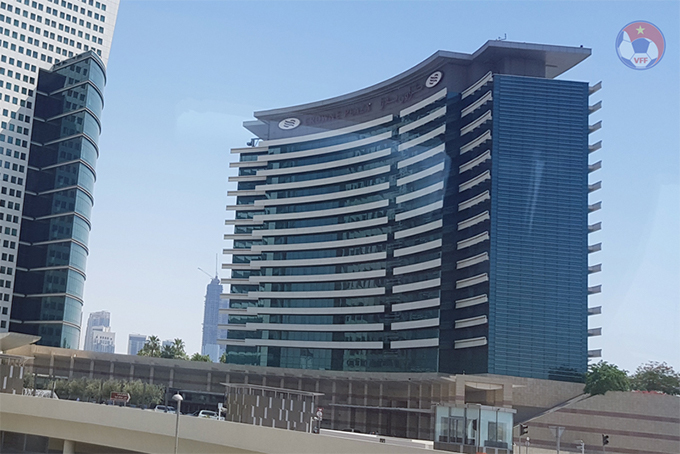  Khách sạn Crowne Plaza Dubai Festival City được AFC bố trí dành riêng cho ĐT Việt Nam, ĐT Indonesia, ĐT Malaysia và ĐT Thái Lan, không tiếp nhận bất cứ khách lưu trú nào để đảm bảo an toàn cho các đội tuyển trước dịch bệnh.