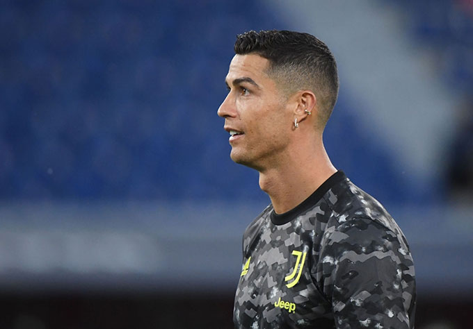 Ronaldo phải ngồi dự bị ở trận đấu quan trọng nhất của Juventus
