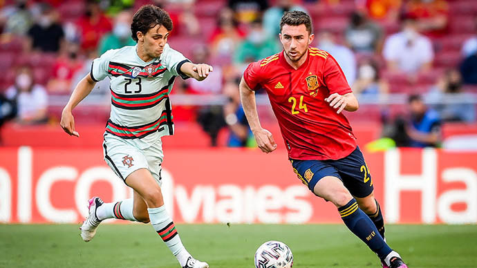 Laporte ra mắt hoàn hảo ở ĐT Tây Ban Nha, fan tạm quên Ramos