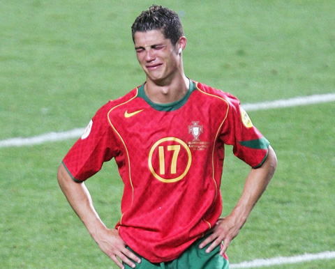 Hình ảnh Ronaldo bật khóc tại chung kết EURO 2004 là cảm hứng cho Fernandes