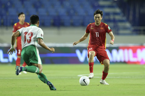 Tuấn Anh (phải) đã có cú sút xa tuyệt đẹp trong trận đấu với Indonesia vừa qua, tiếc là không thành bàn 	 Ảnh: MINH ANH