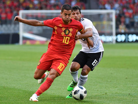 HLV Martinez tin Hazard (áo đỏ) có thể vượt qua ám ảnh chấn thương để tỏa sáng tại EURO 2020