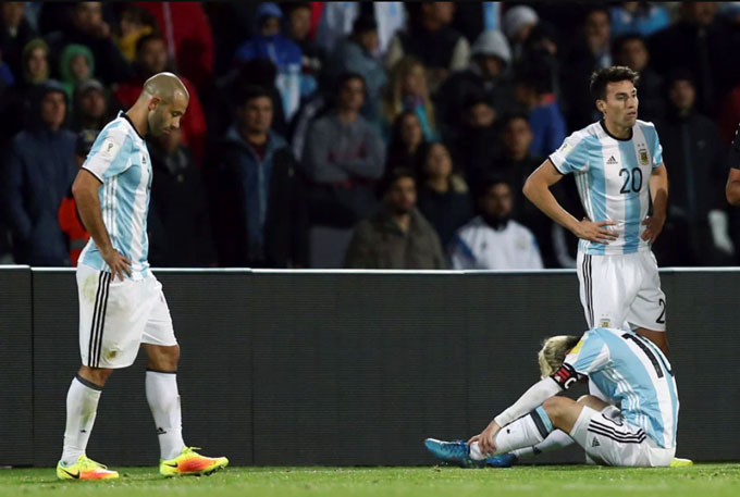 Dàn sao Argentina gục ngã tại Copa America 2015 khi không có chủ tịch Liên đoàn bóng đá